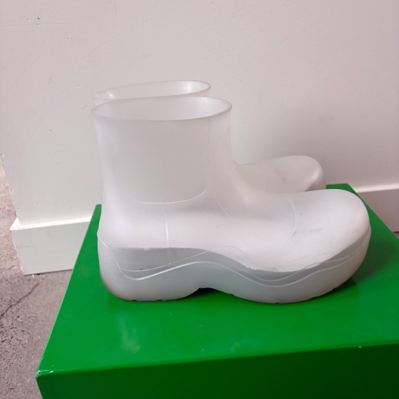 Bottega Veneta Transparent Puddle Boots - Picture 2 of 6